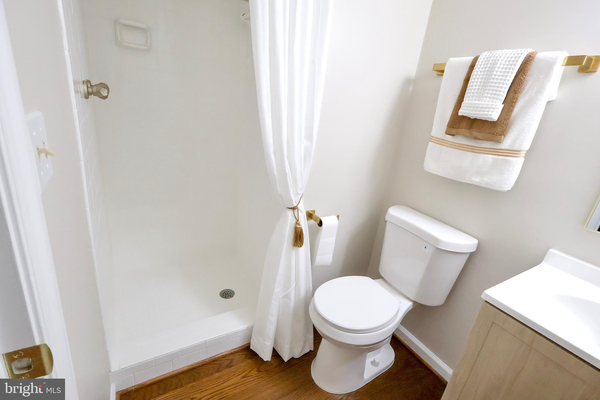 HOMECREST - Residential