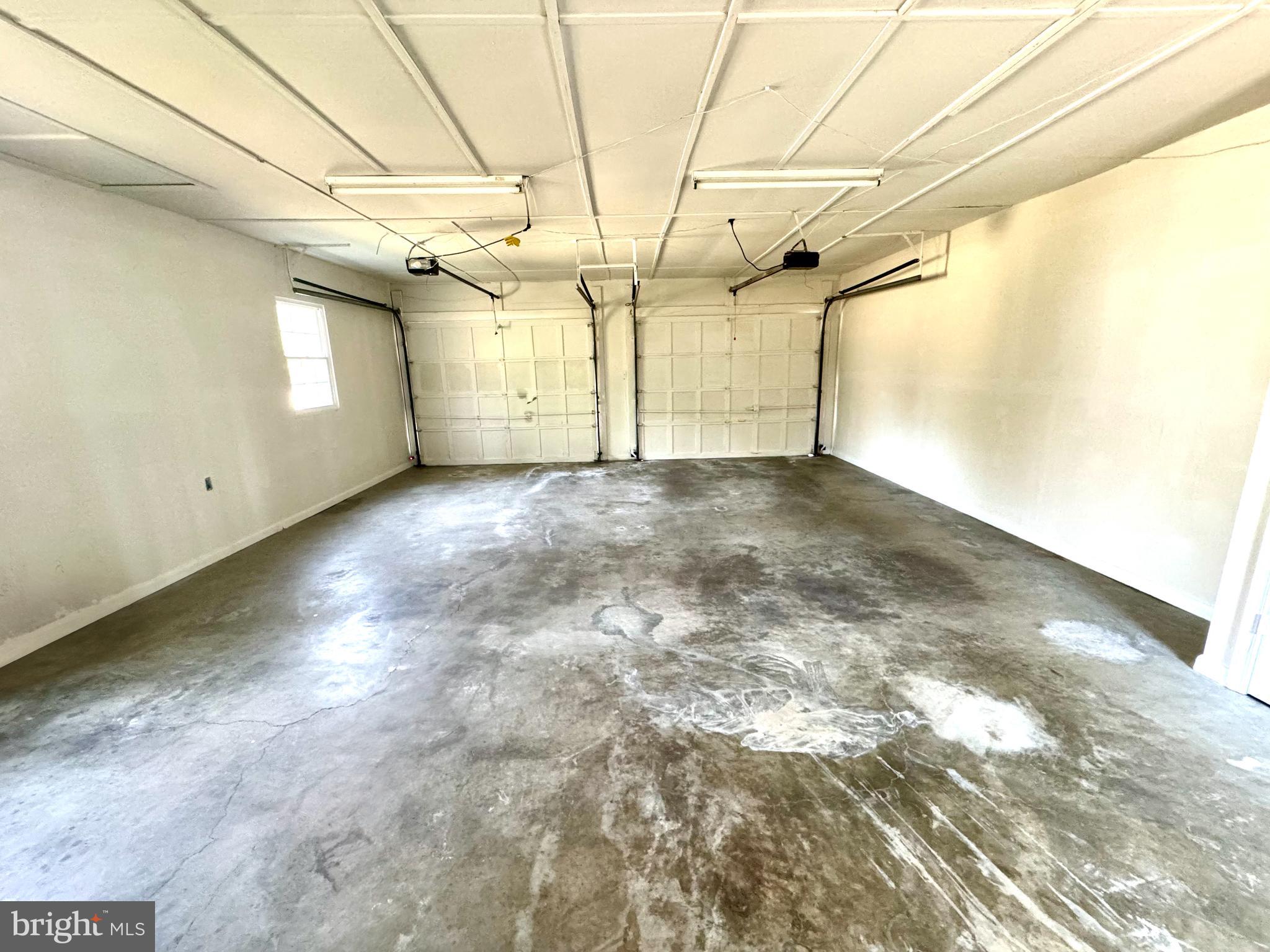 HOMECREST - Residential