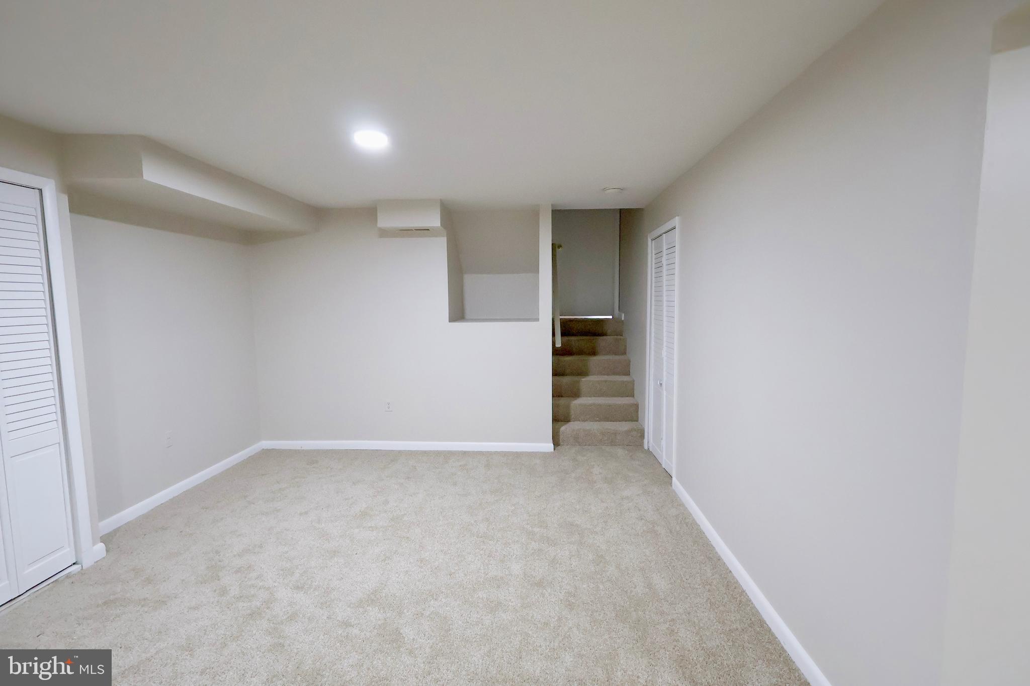 HOMECREST - Residential