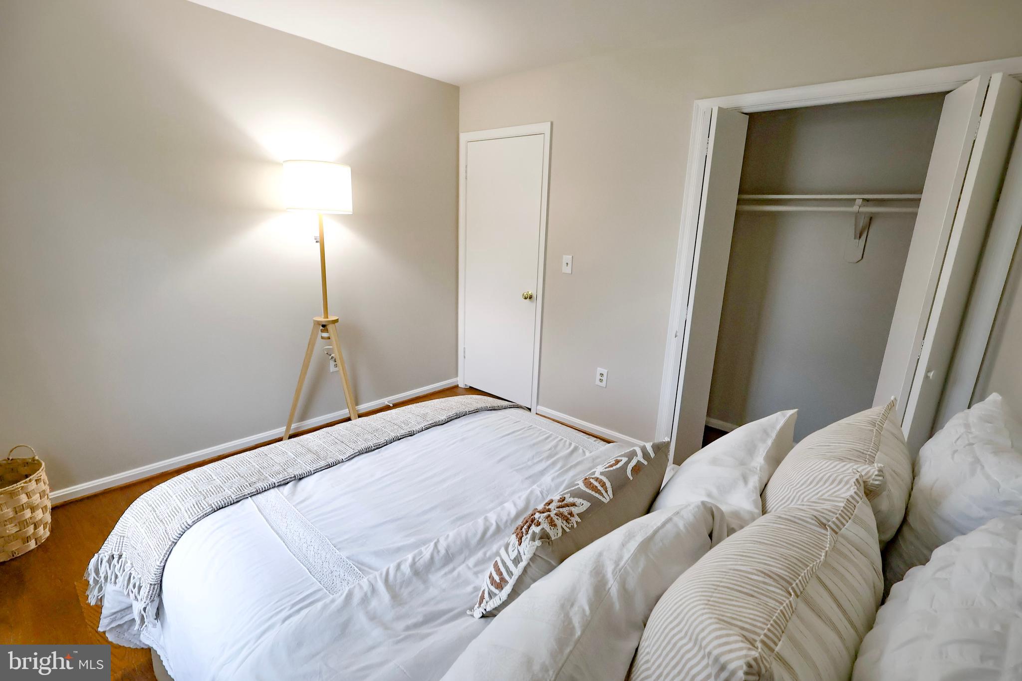 HOMECREST - Residential