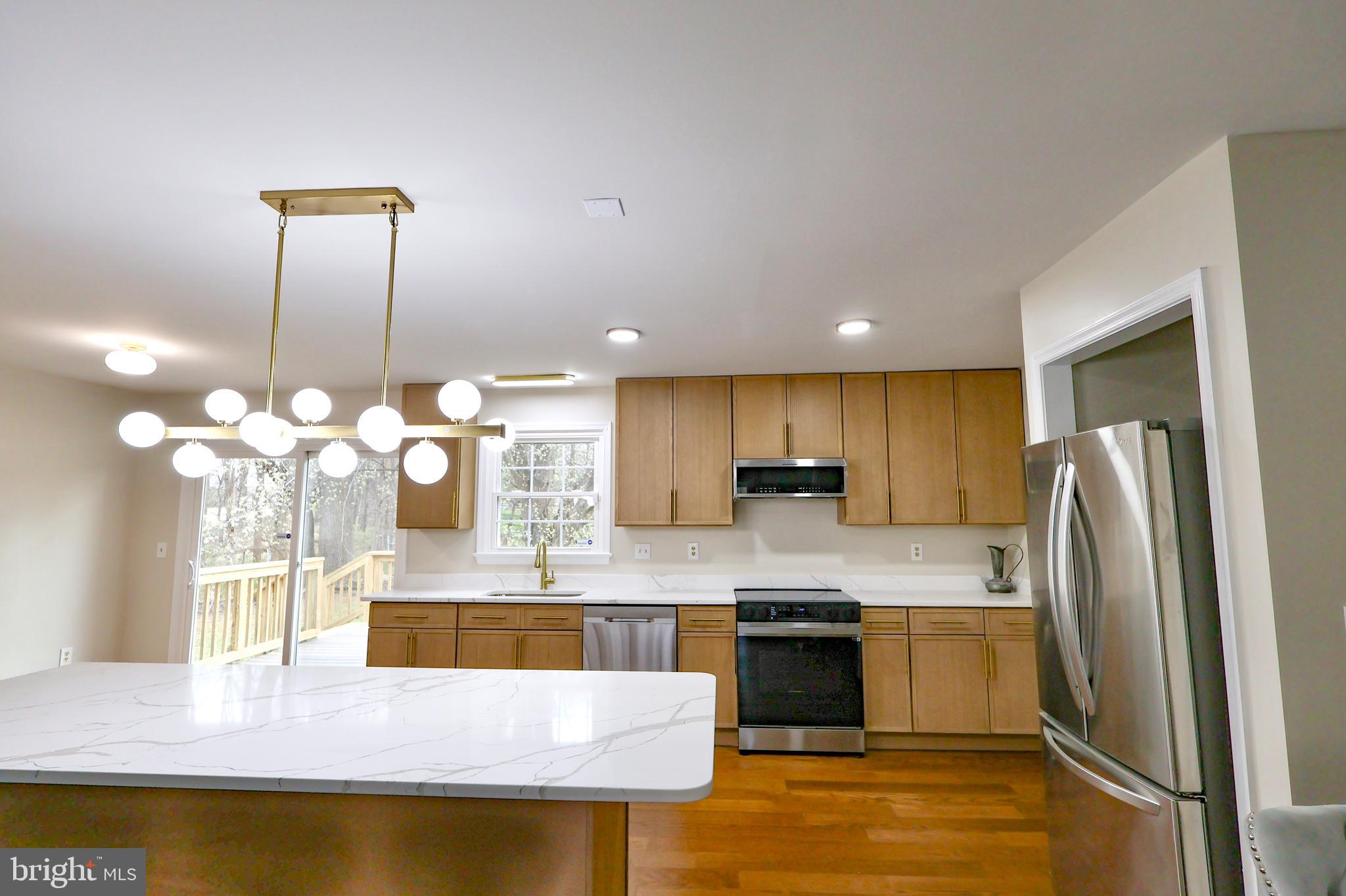 HOMECREST - Residential