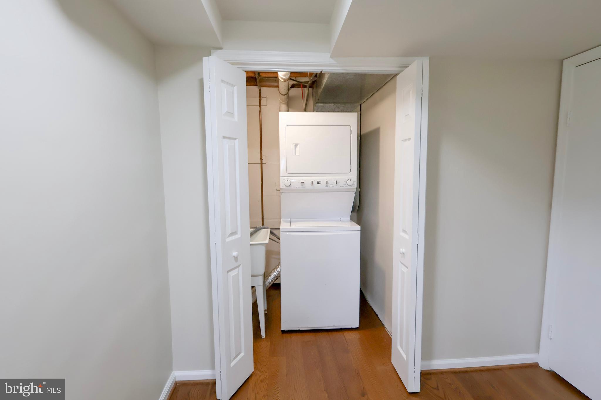 HOMECREST - Residential