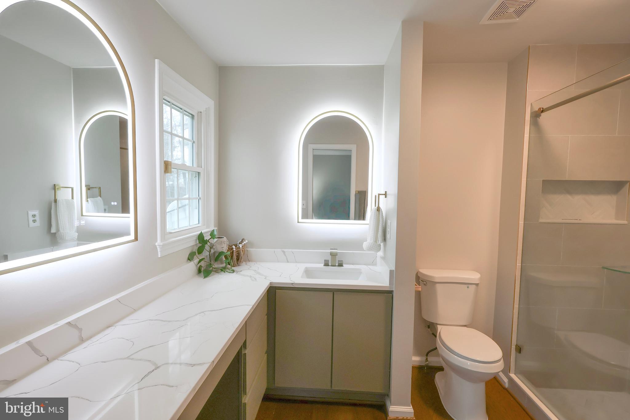 HOMECREST - Residential