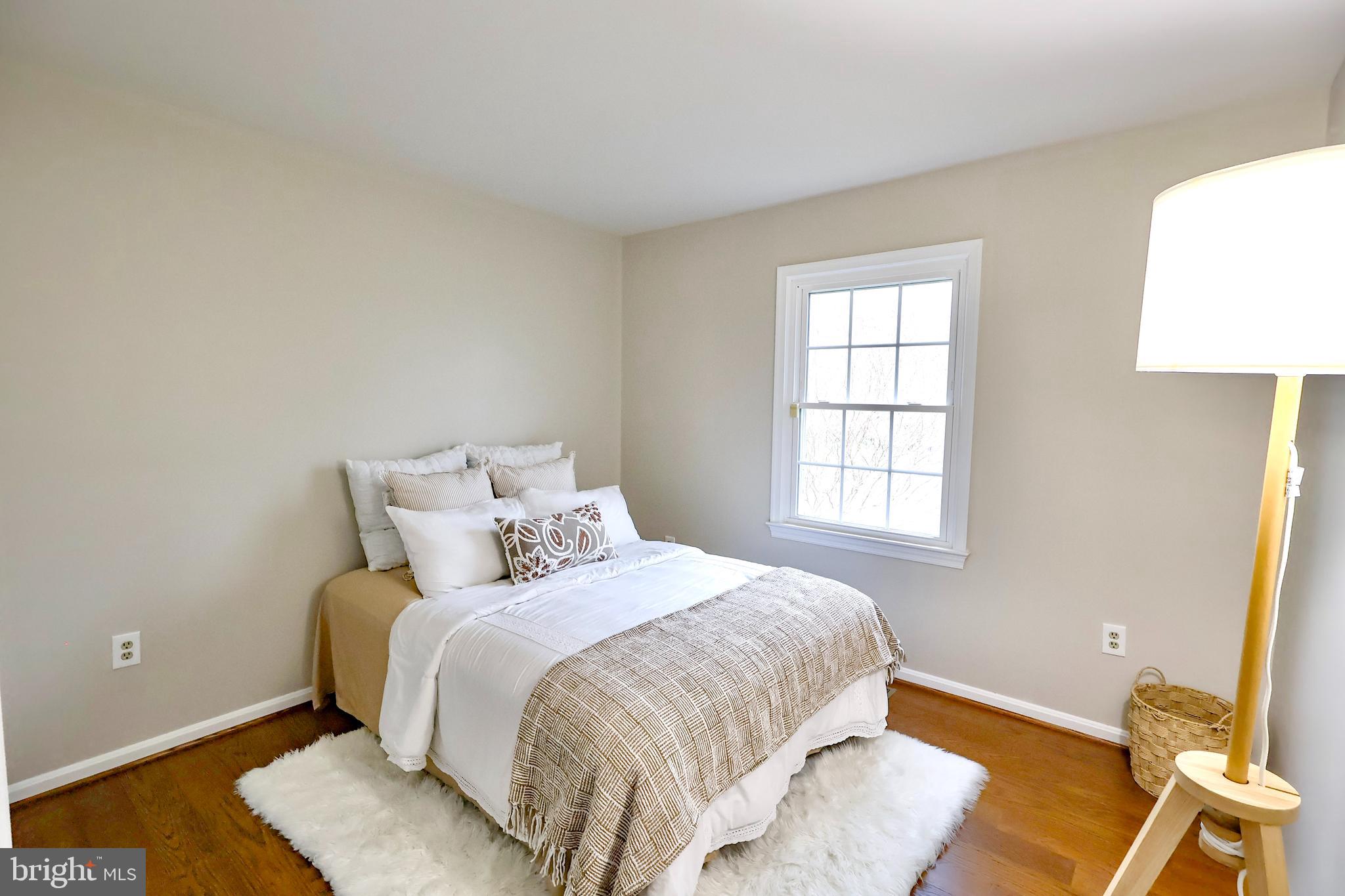 HOMECREST - Residential