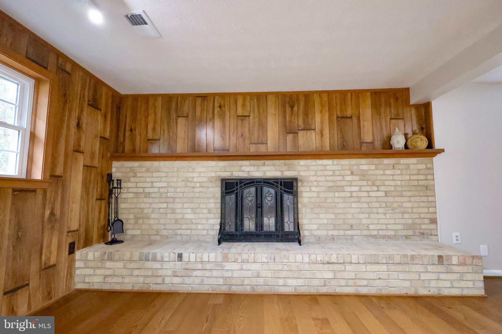 HOMECREST - Residential