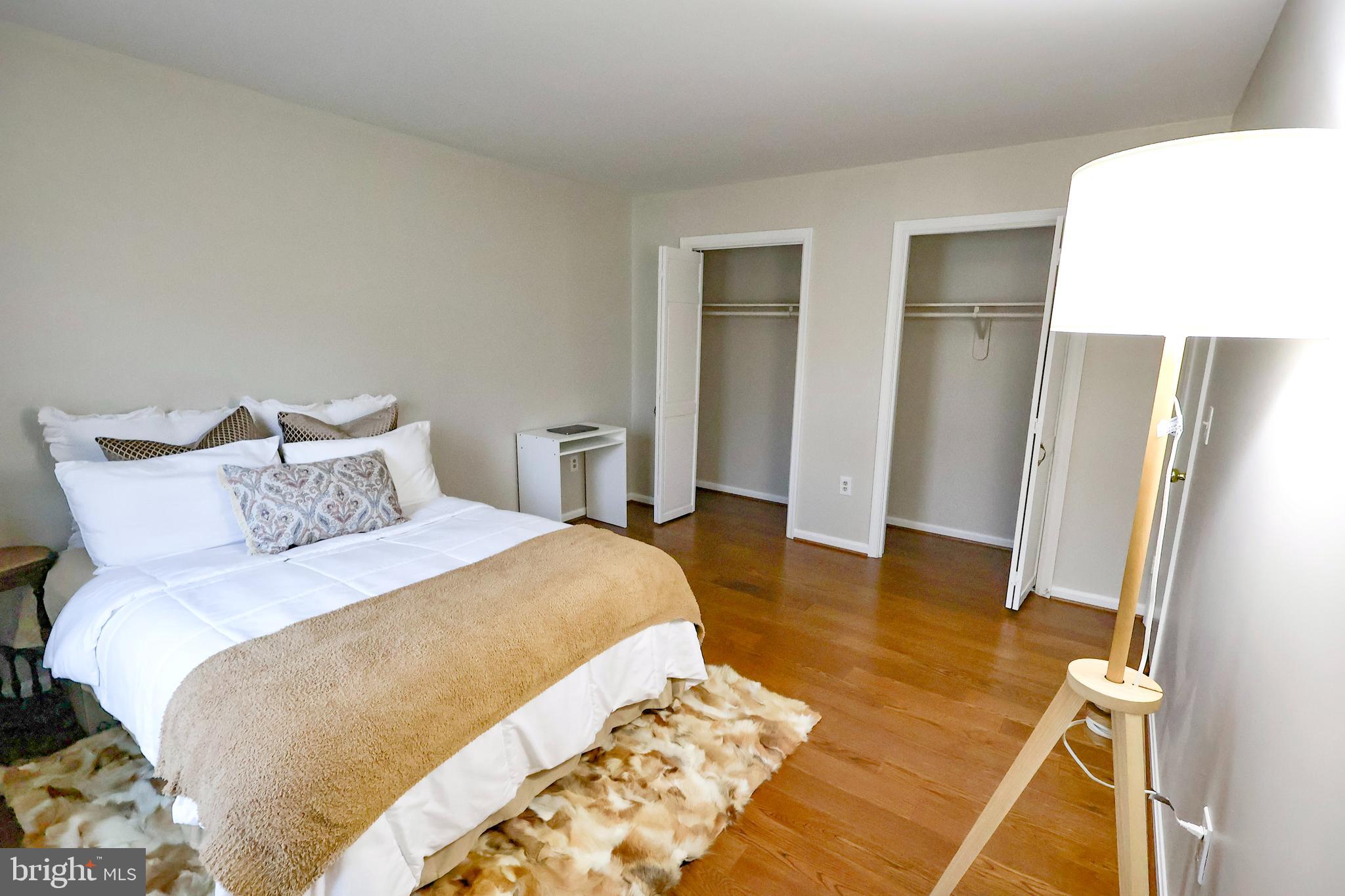 HOMECREST - Residential