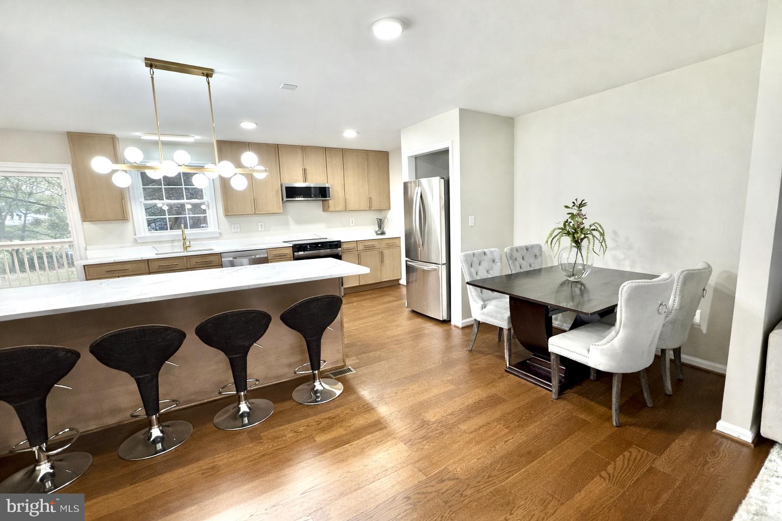 HOMECREST - Residential