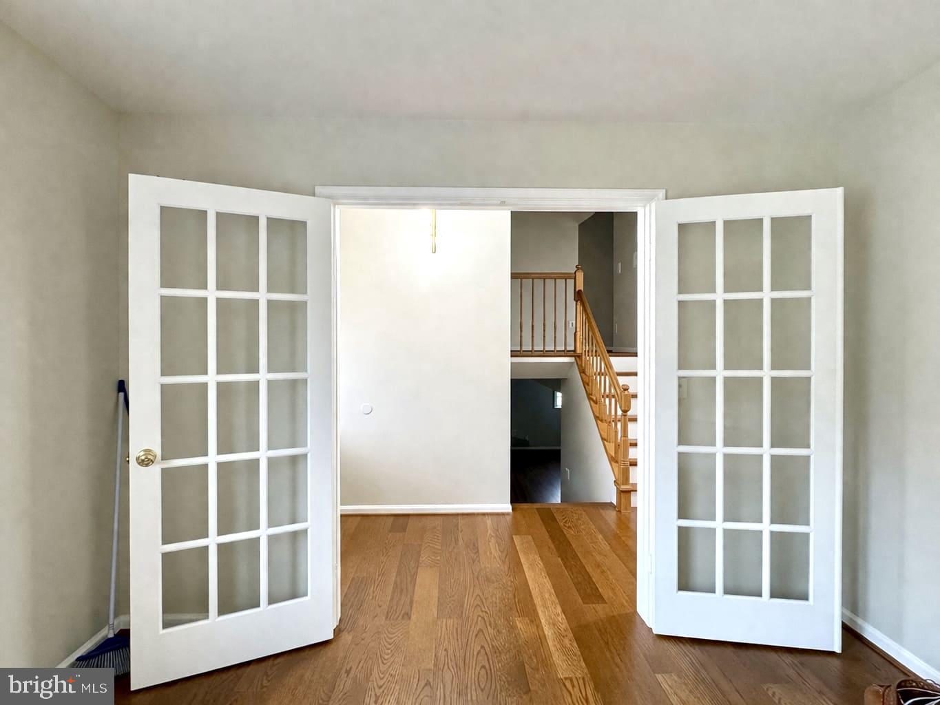 HOMECREST - Residential