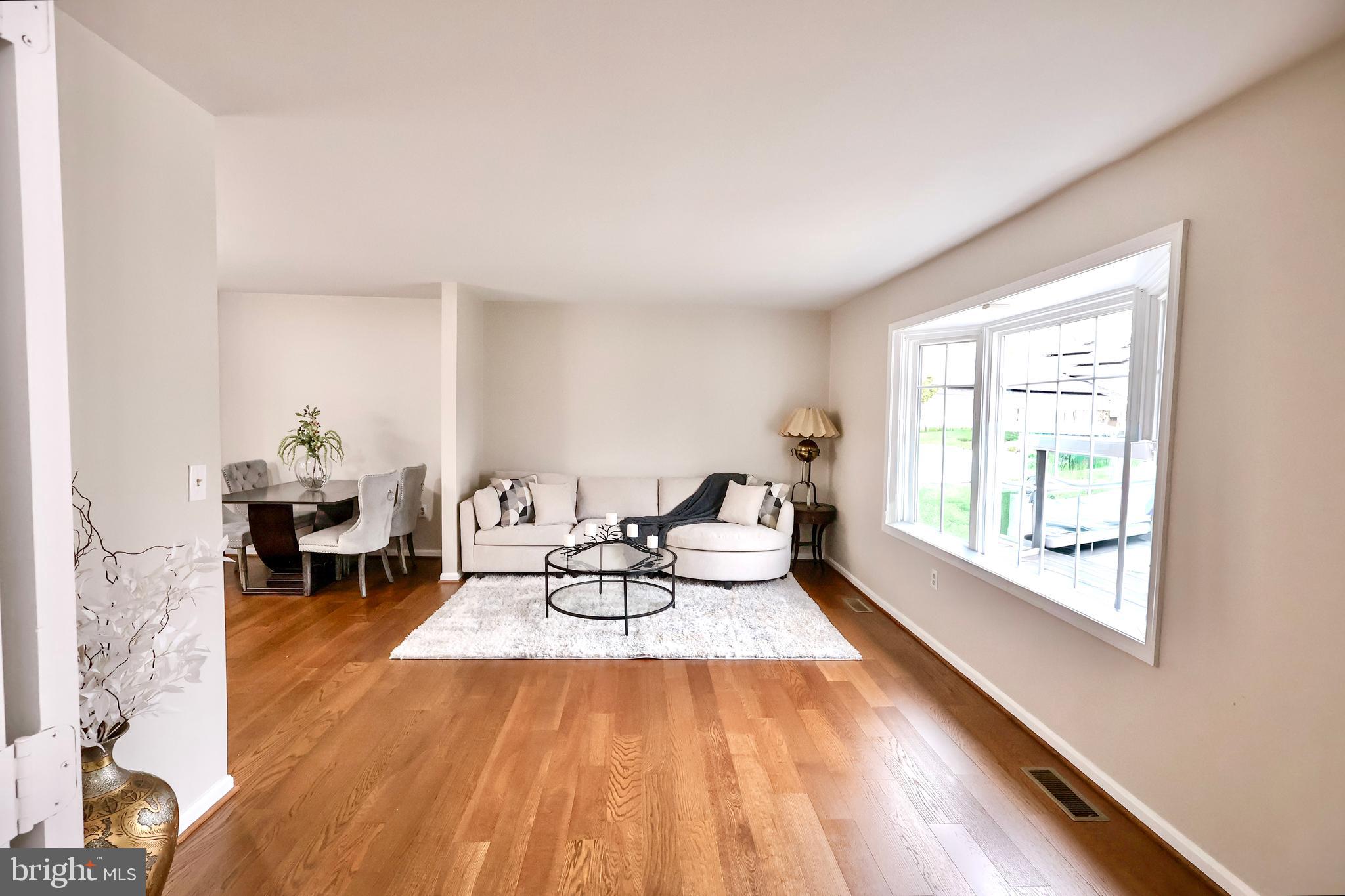 HOMECREST - Residential