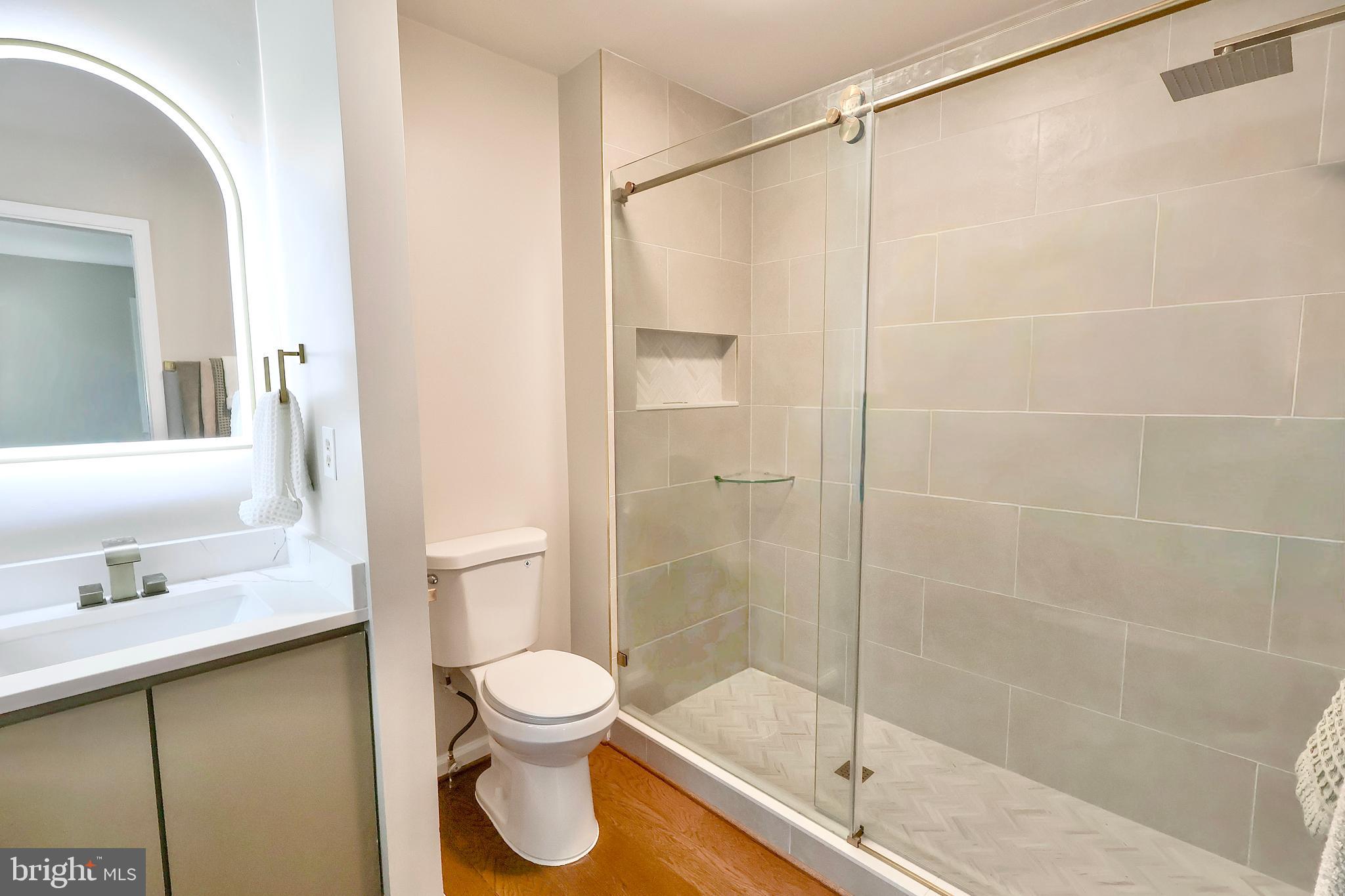 HOMECREST - Residential