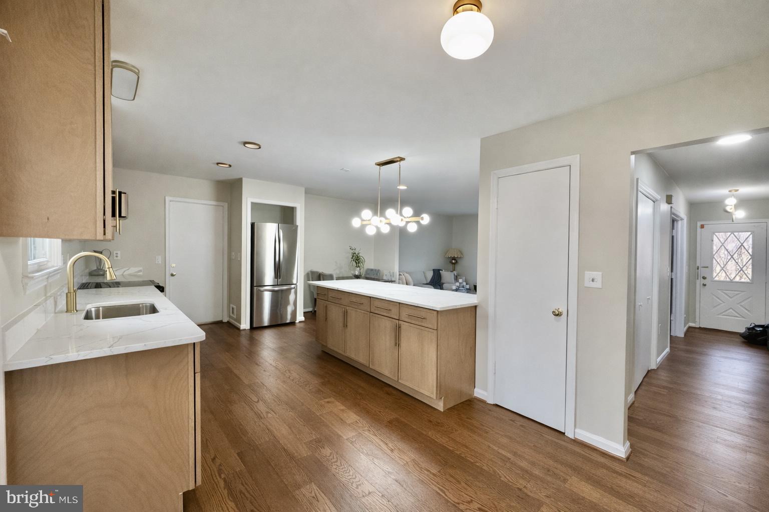 HOMECREST - Residential