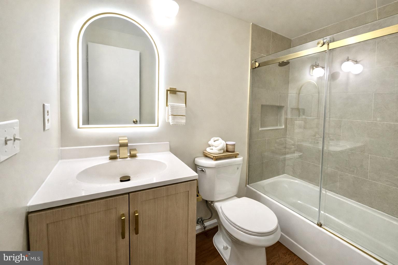 HOMECREST - Residential