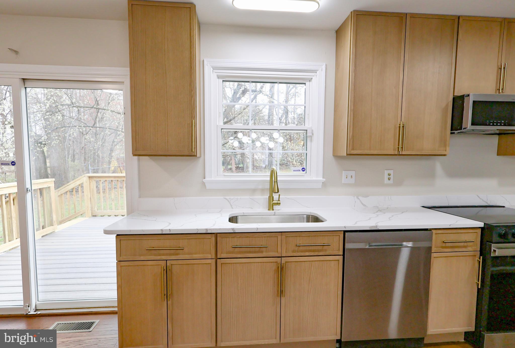 HOMECREST - Residential