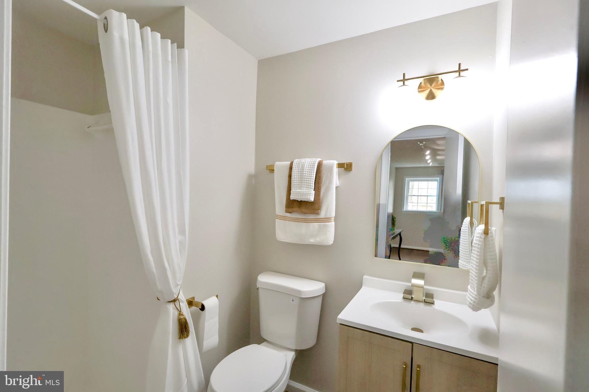 HOMECREST - Residential