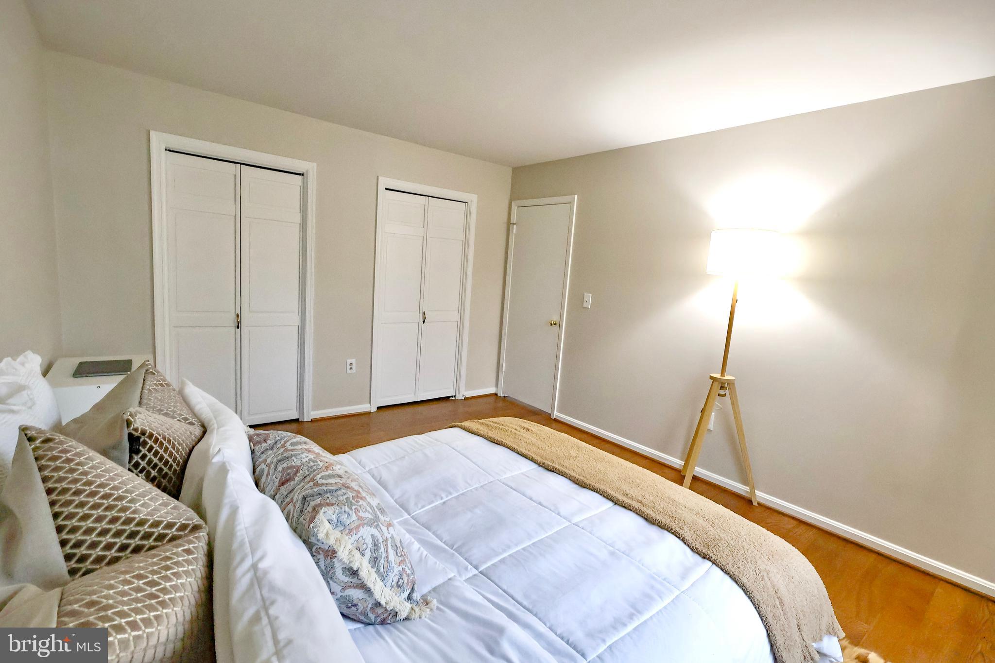 HOMECREST - Residential