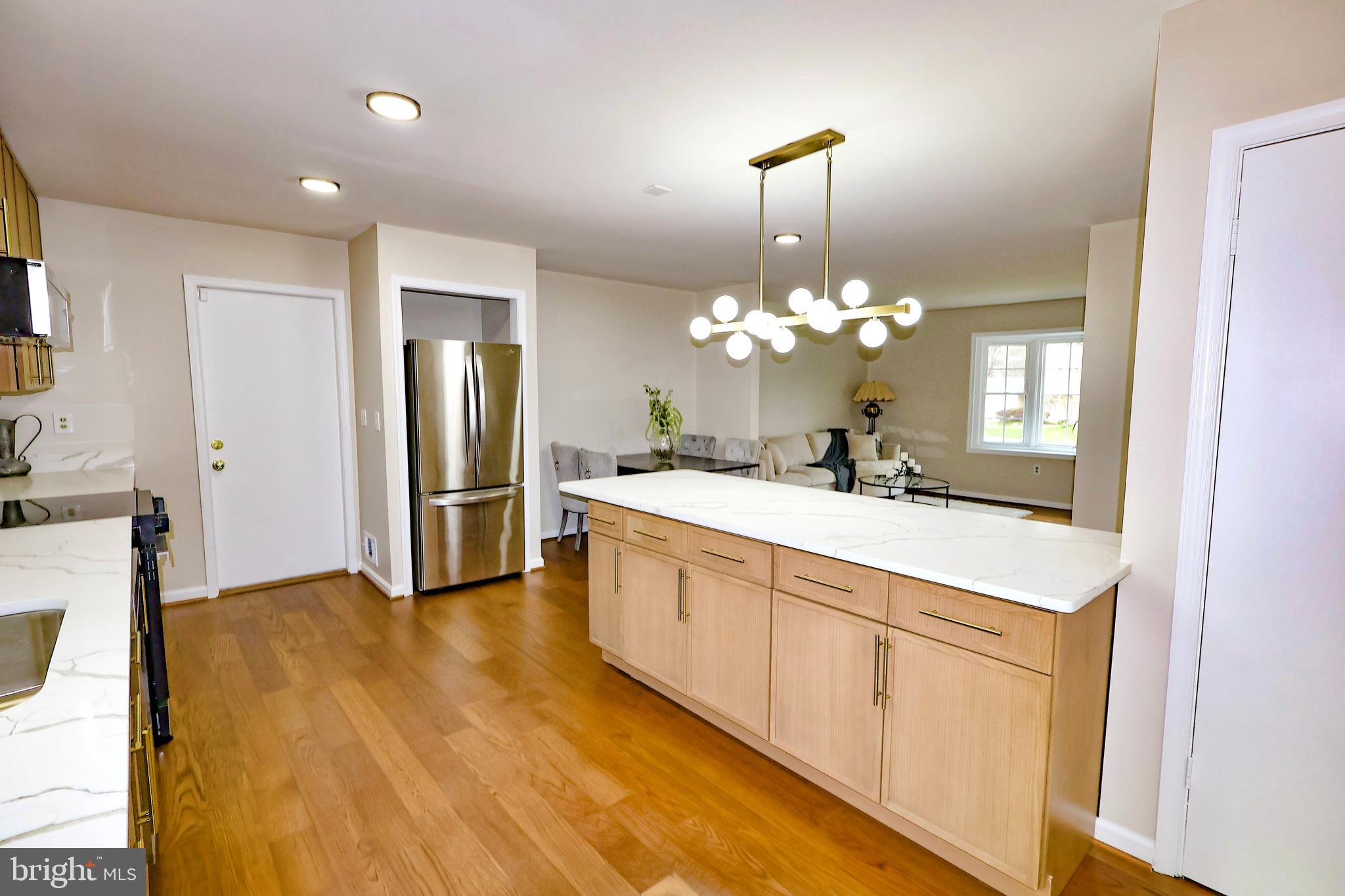 HOMECREST - Residential