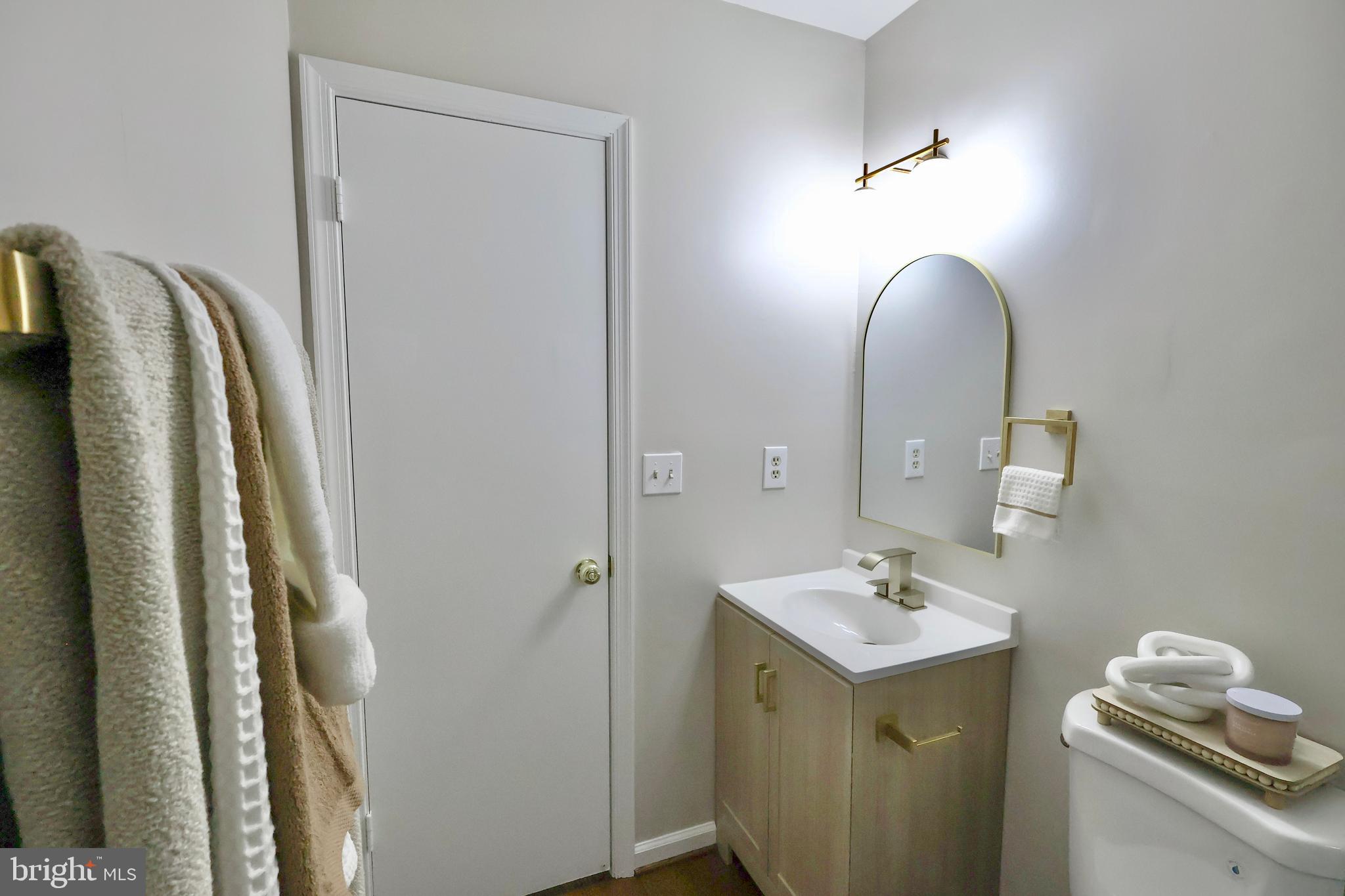 HOMECREST - Residential