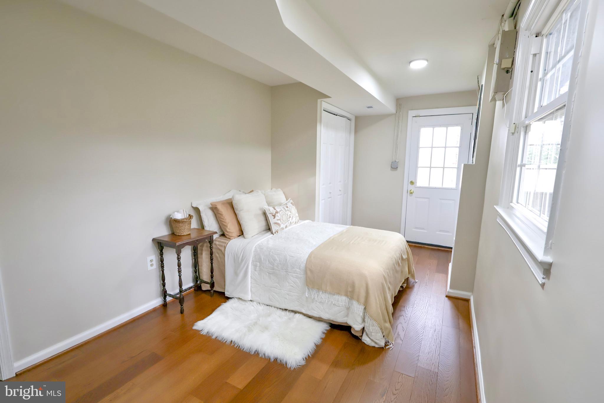 HOMECREST - Residential