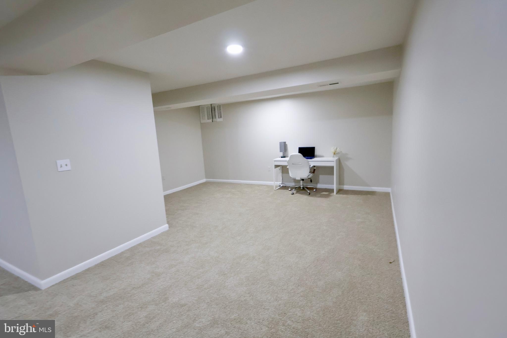 HOMECREST - Residential