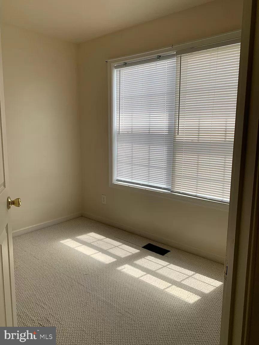 MILLS FARM - Residential Lease