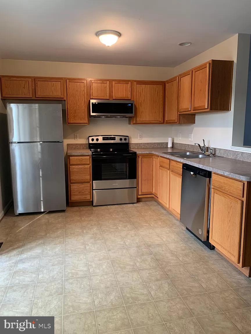 MILLS FARM - Residential Lease