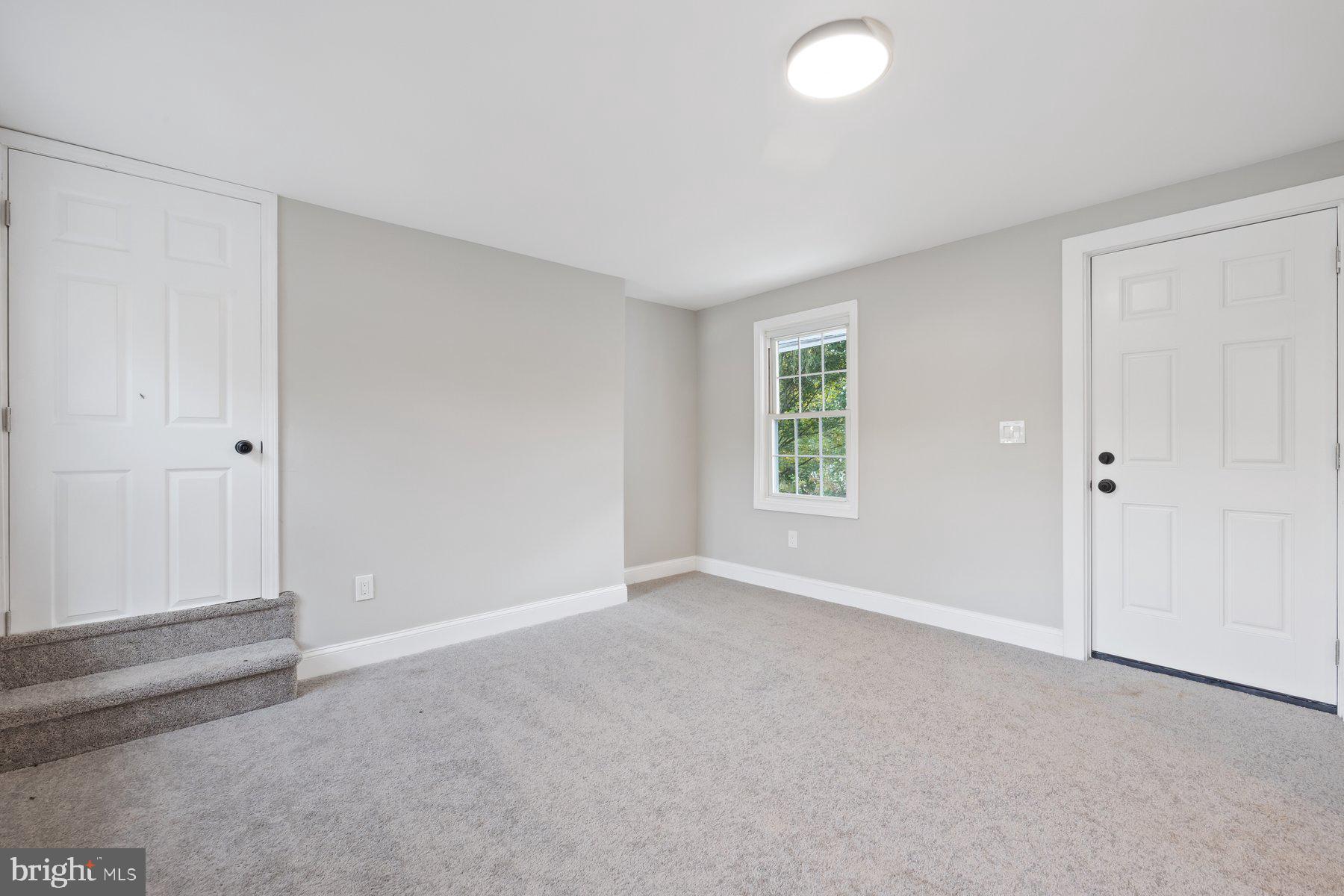 MIDDLETOWN - Residential