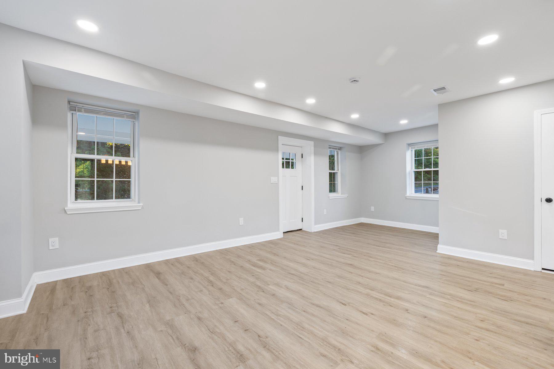 MIDDLETOWN - Residential