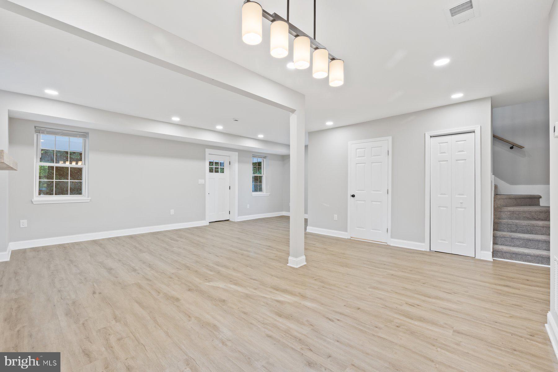 MIDDLETOWN - Residential