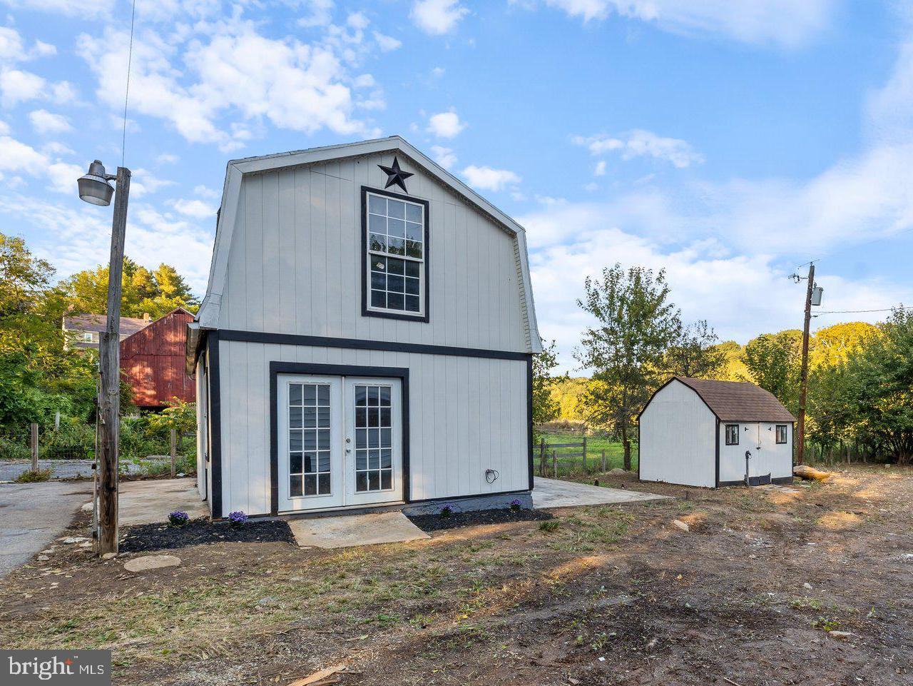 MIDDLETOWN - Residential