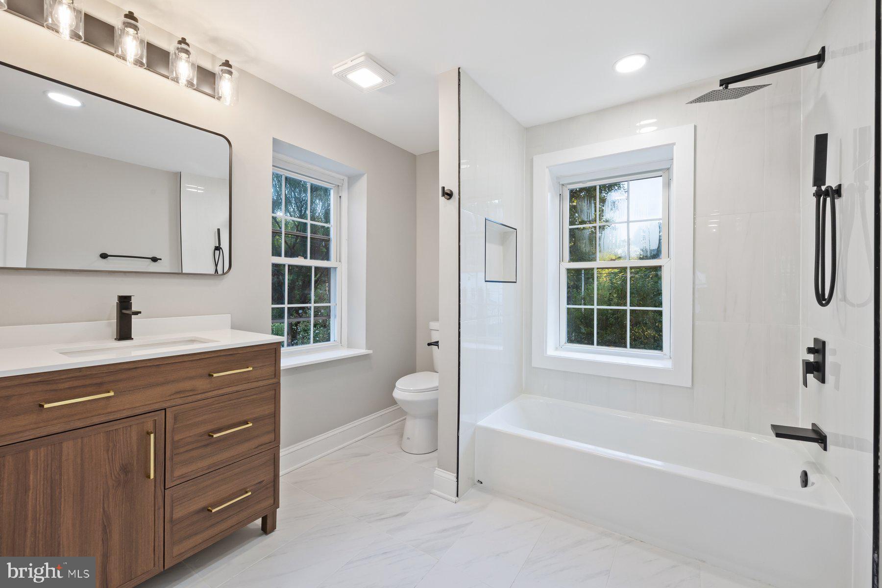 MIDDLETOWN - Residential