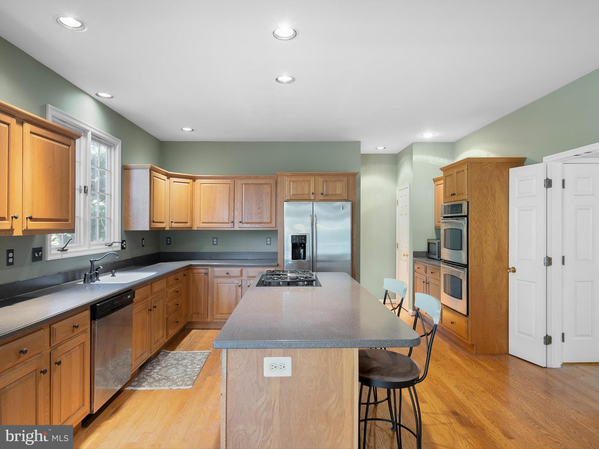 THE MOORS AT RADLEYR - Residential