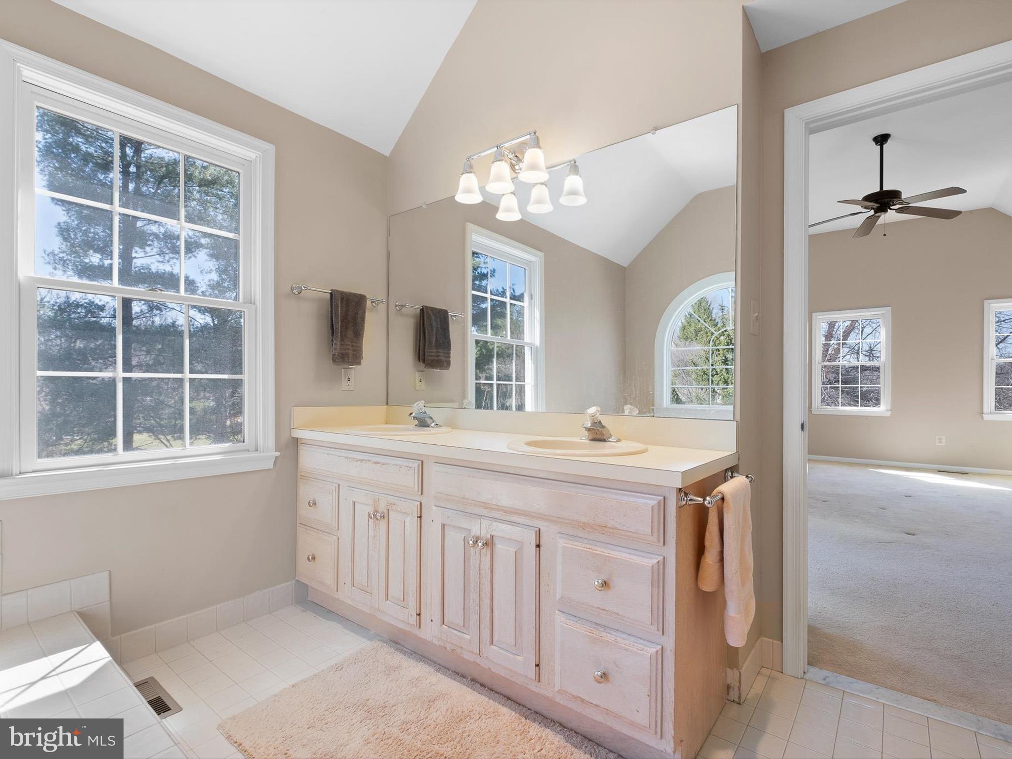 THE MOORS AT RADLEYR - Residential