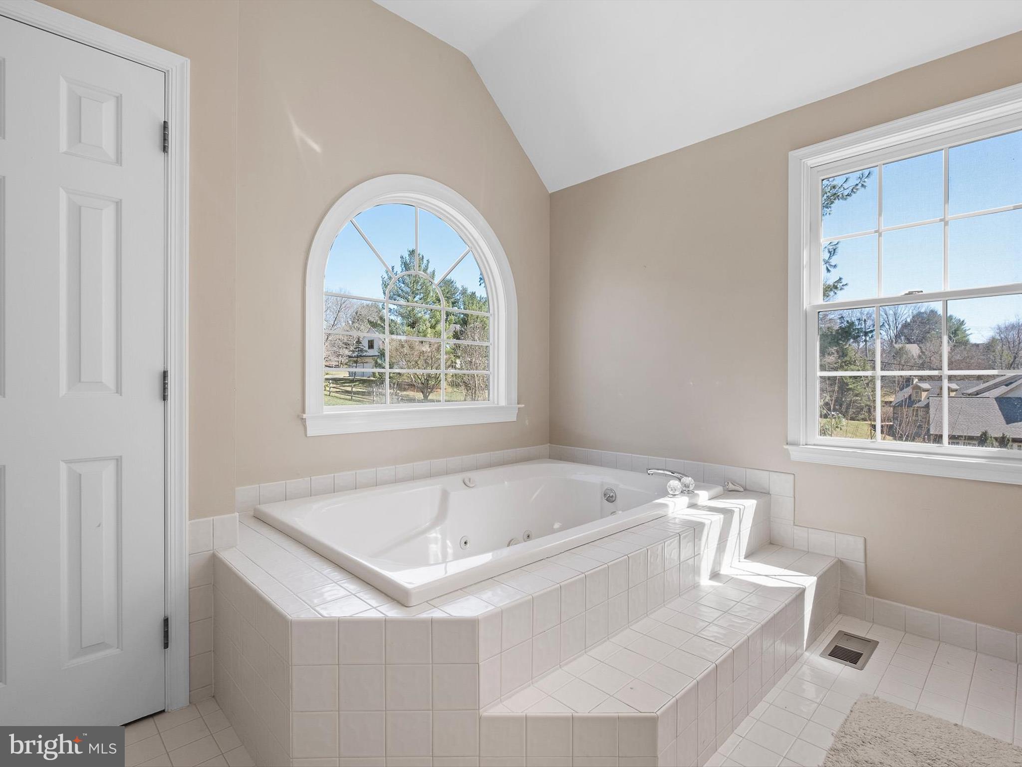 THE MOORS AT RADLEYR - Residential