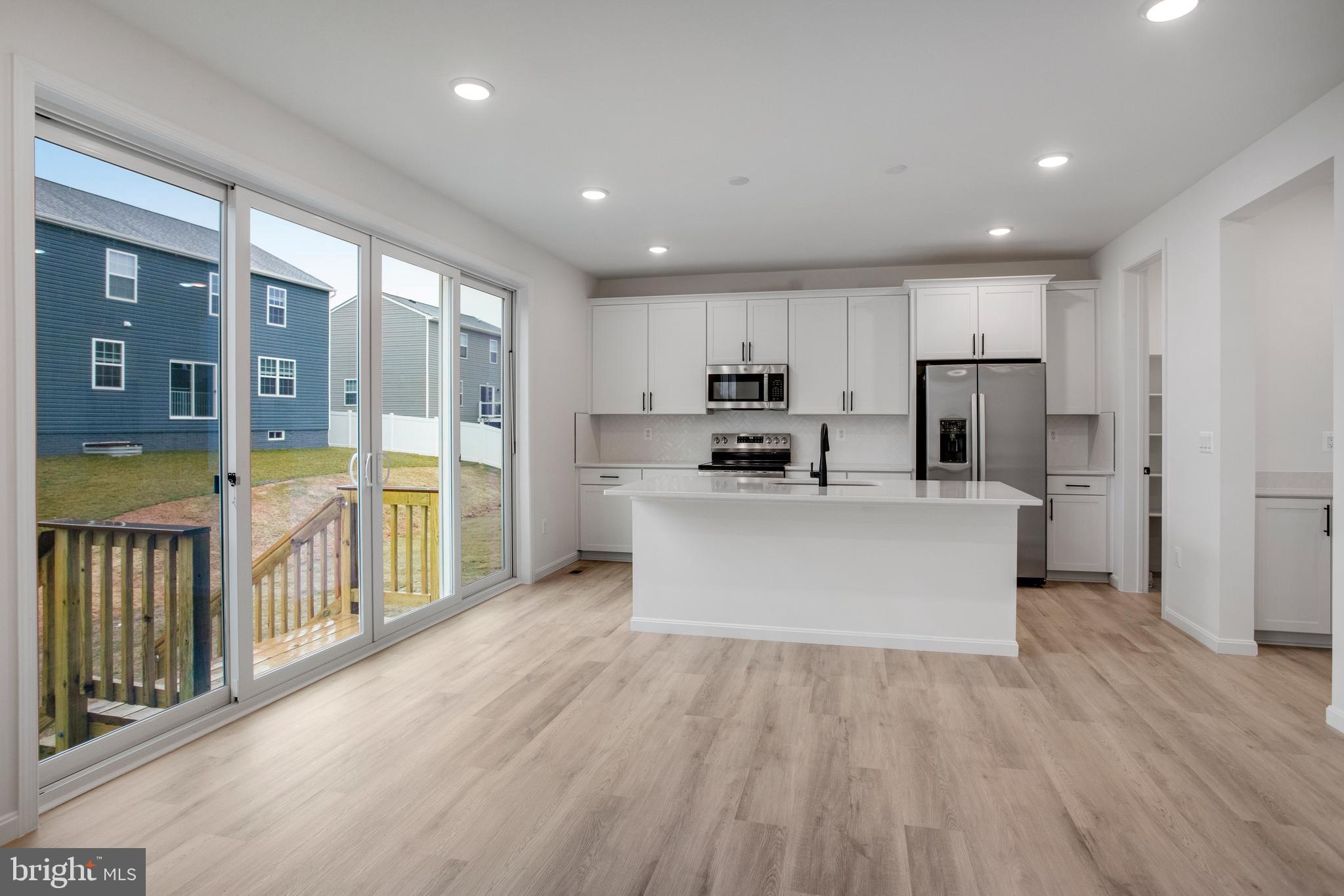 WILDERNESS SHORES - Residential