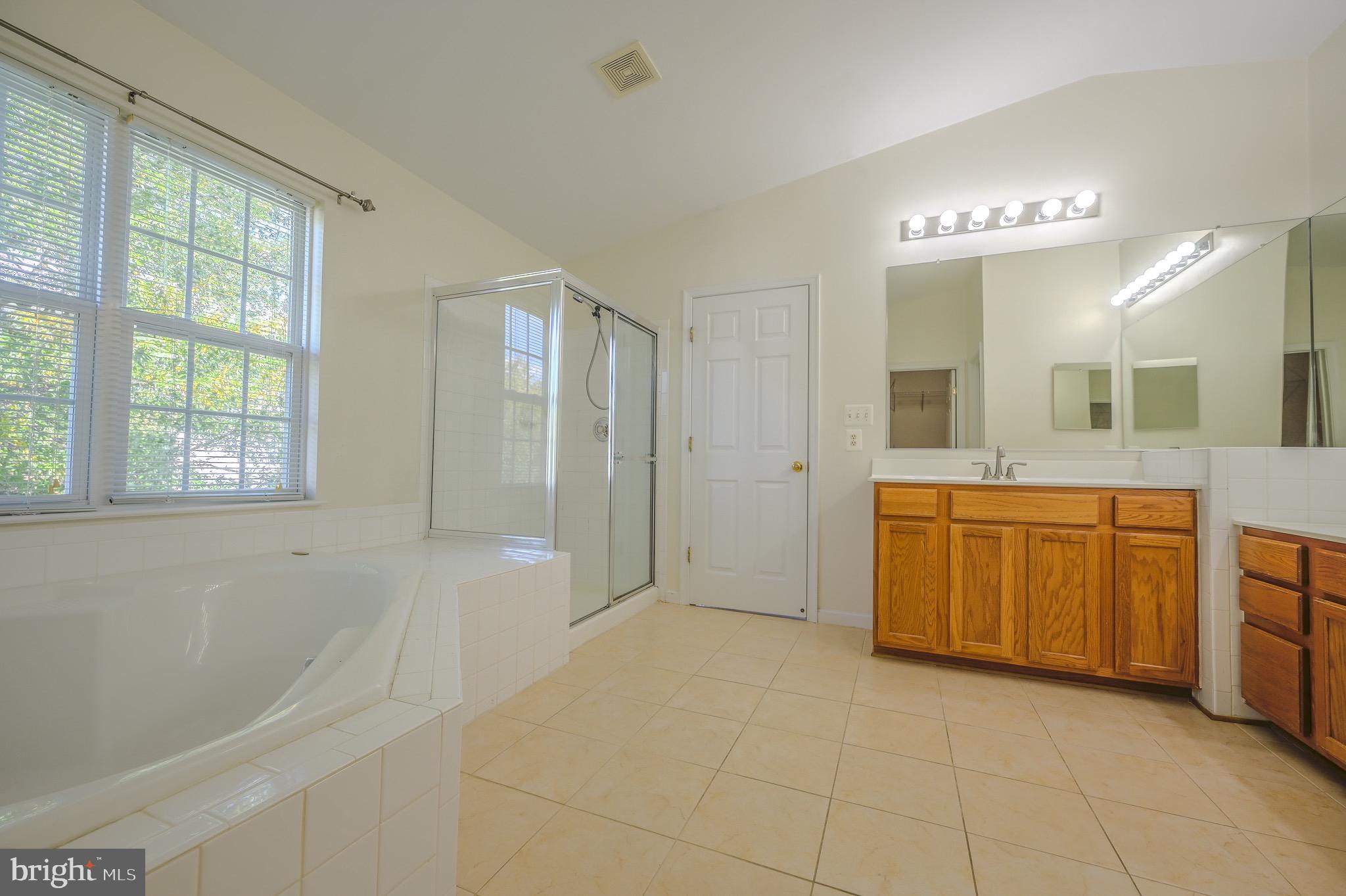 BROAD RUN OAKS - Residential Lease