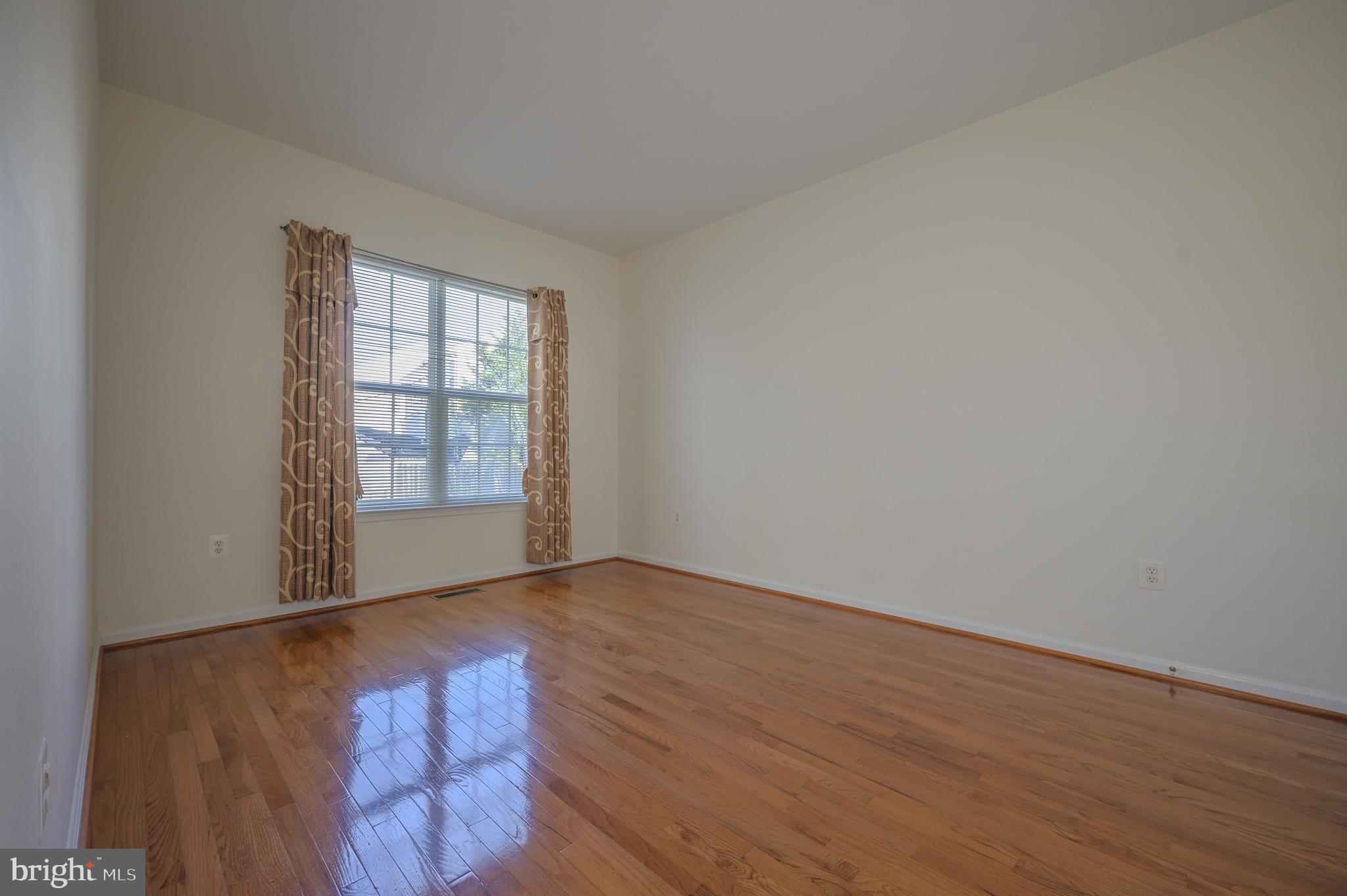 BROAD RUN OAKS - Residential Lease