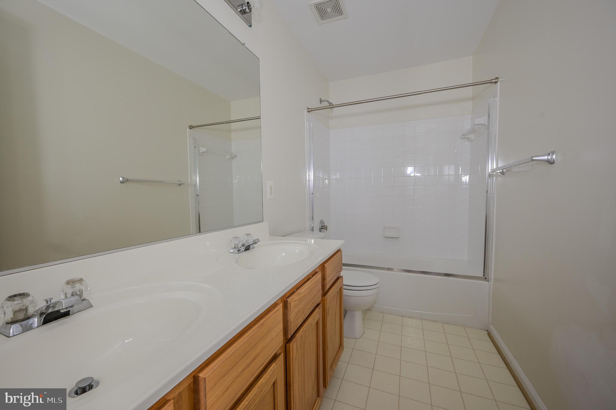 BROAD RUN OAKS - Residential Lease