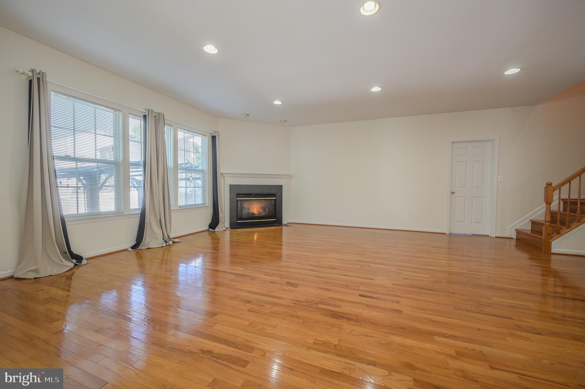 BROAD RUN OAKS - Residential Lease