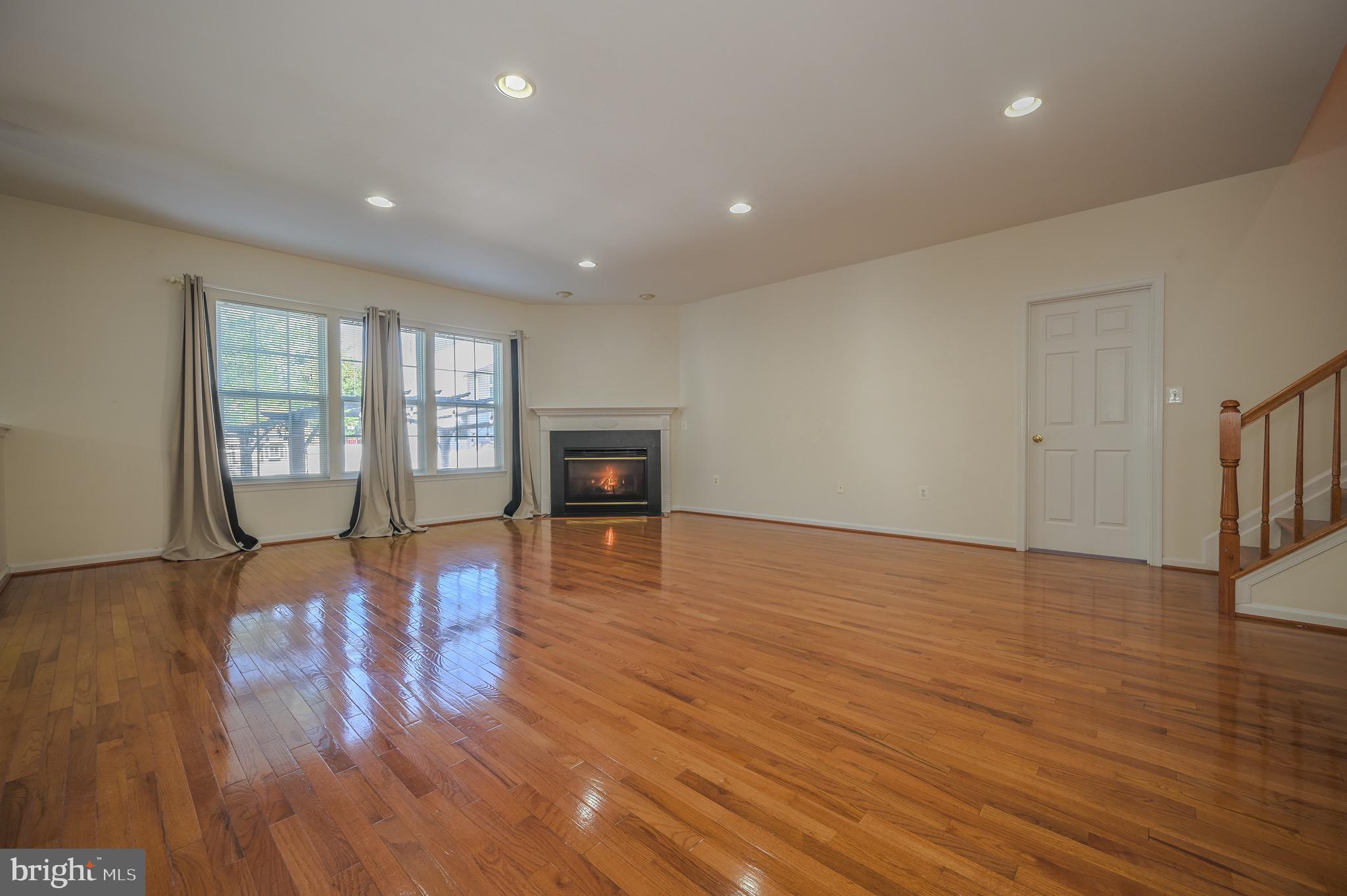 BROAD RUN OAKS - Residential Lease