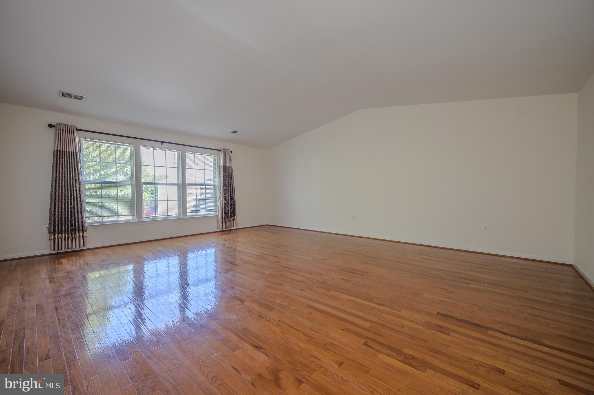 BROAD RUN OAKS - Residential Lease