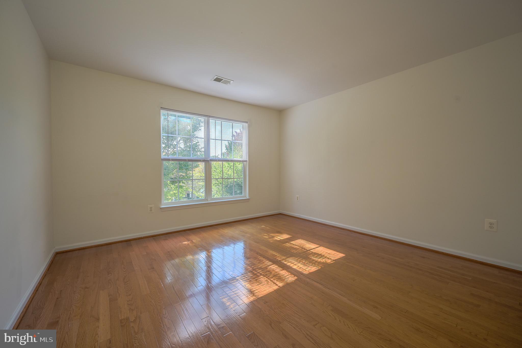 BROAD RUN OAKS - Residential Lease