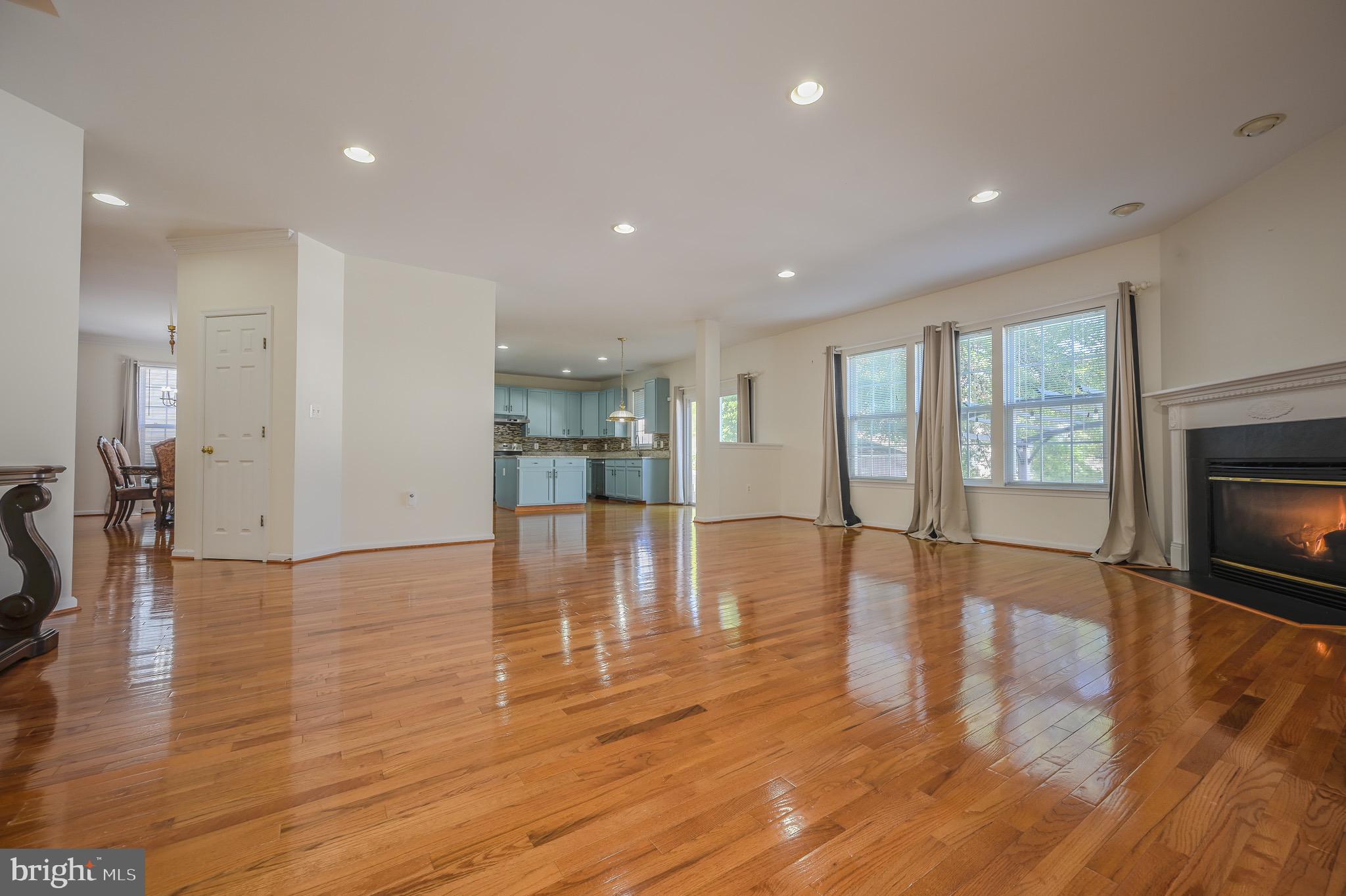 BROAD RUN OAKS - Residential Lease