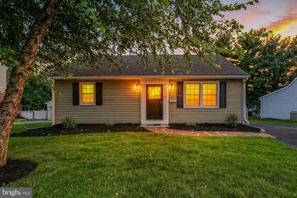 Photo of 1959 Hemlock Road, LANCASTER, PA 17603 (MLS # PALA2075790)
