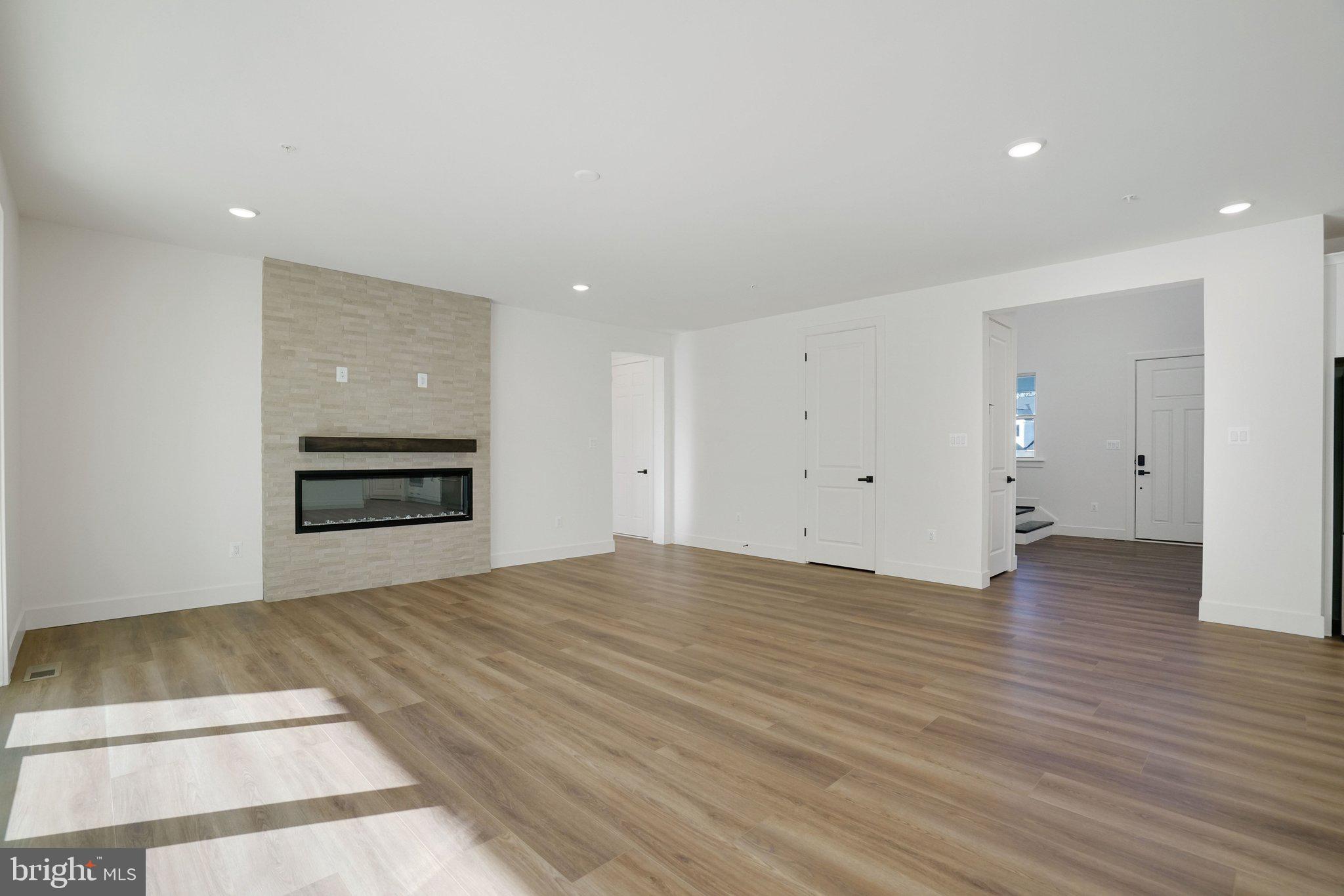 ST JAMES - Residential