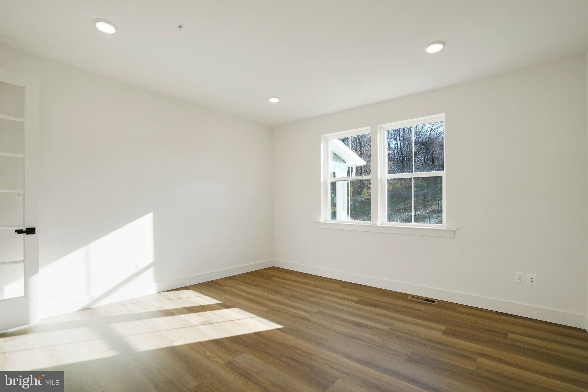 ST JAMES - Residential