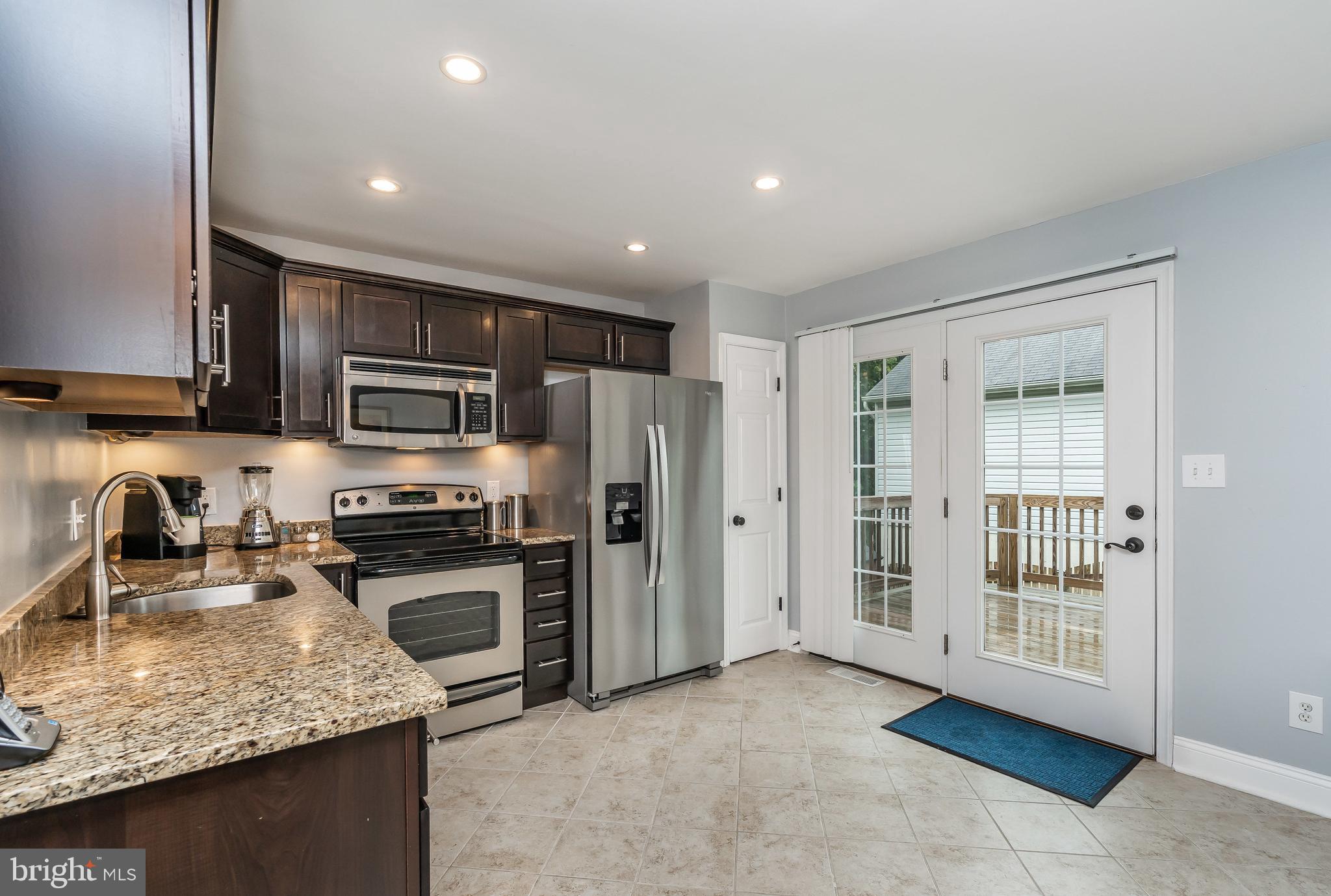 CALVERTON COURT - Residential