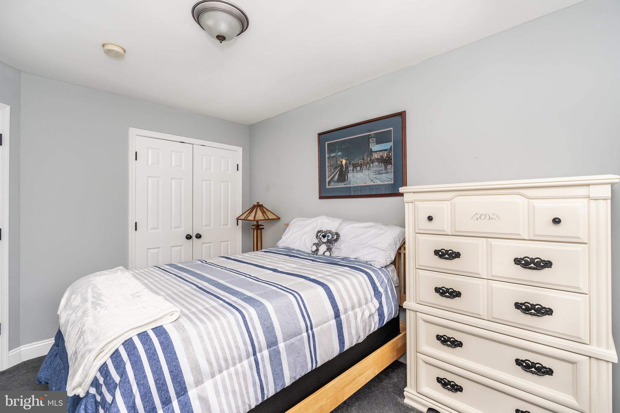 CALVERTON COURT - Residential