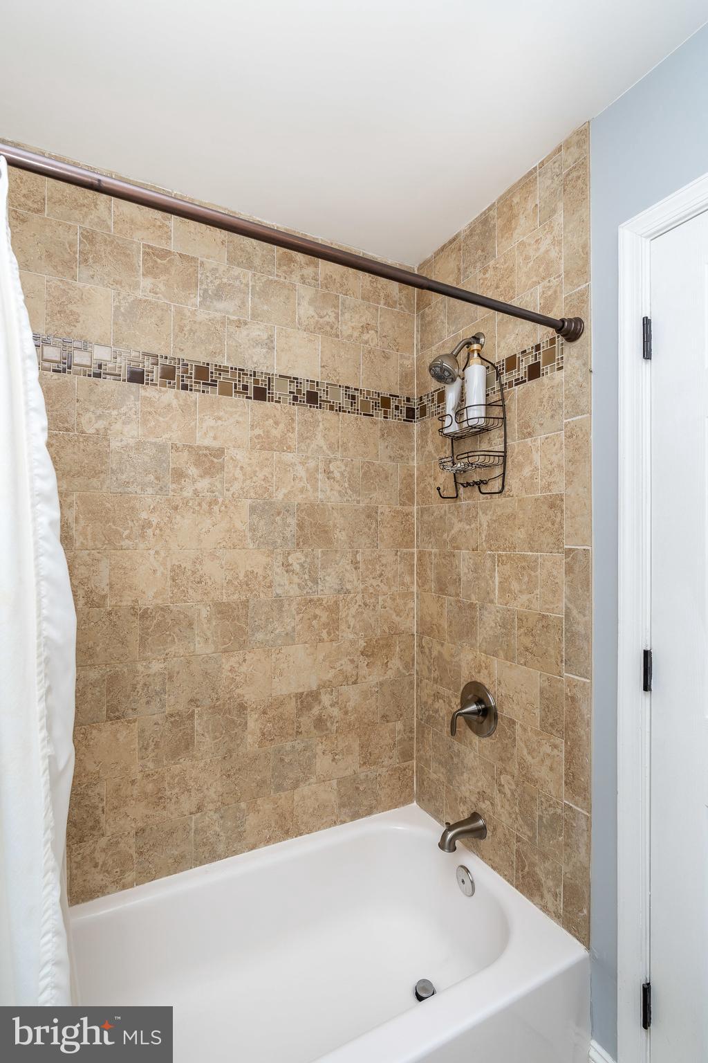 CALVERTON COURT - Residential