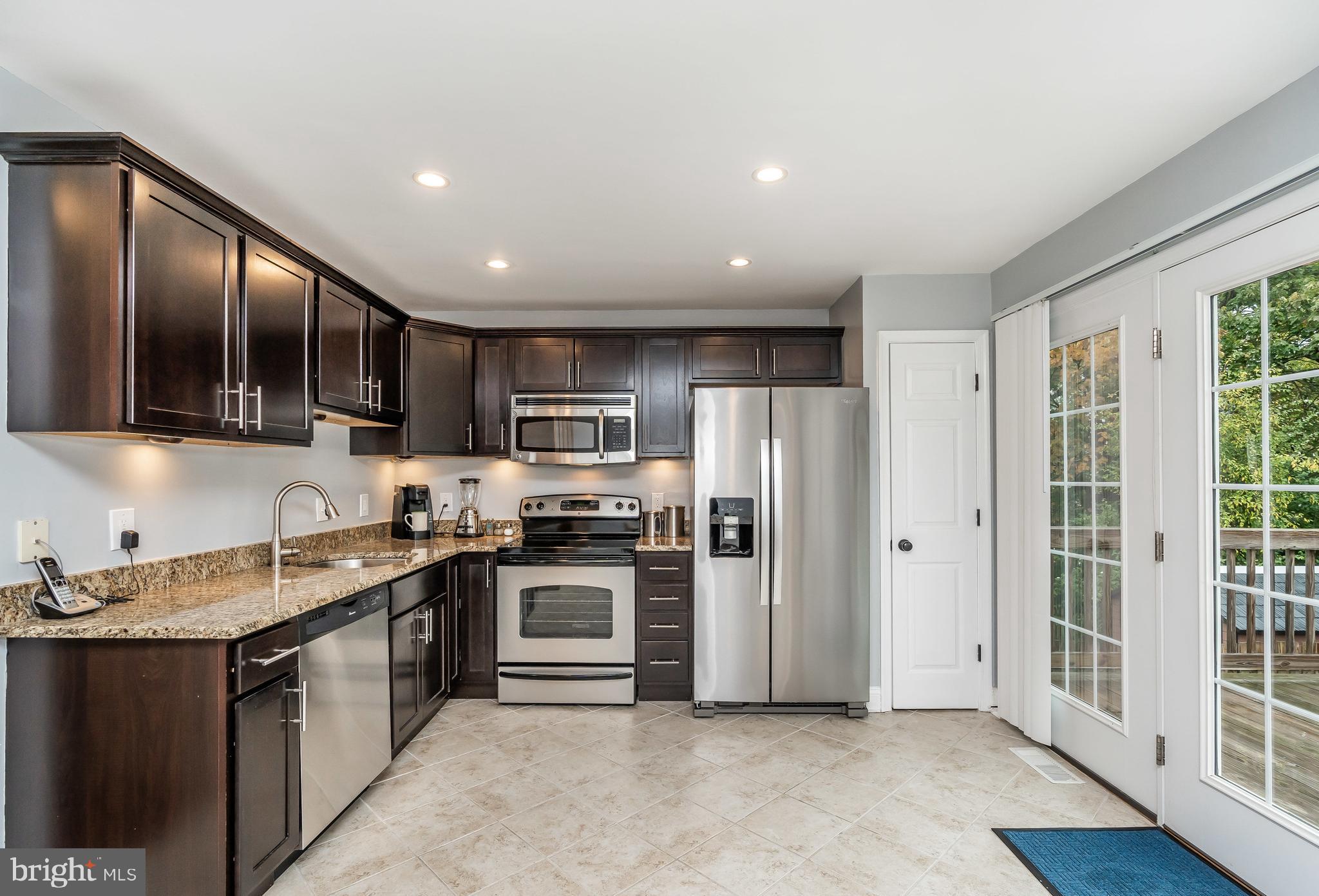 CALVERTON COURT - Residential