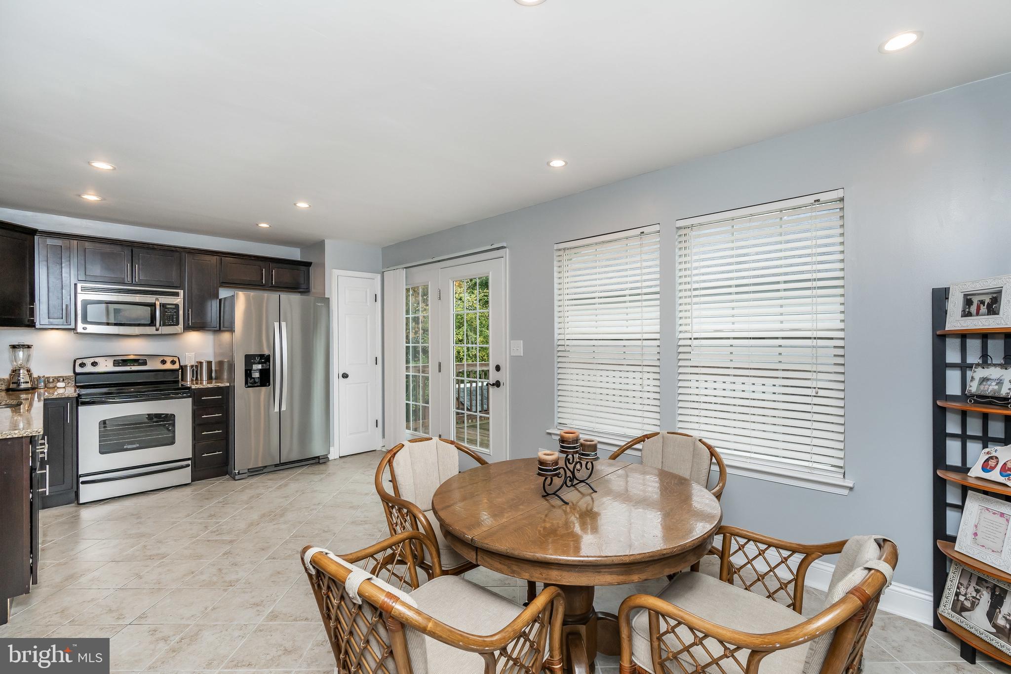 CALVERTON COURT - Residential